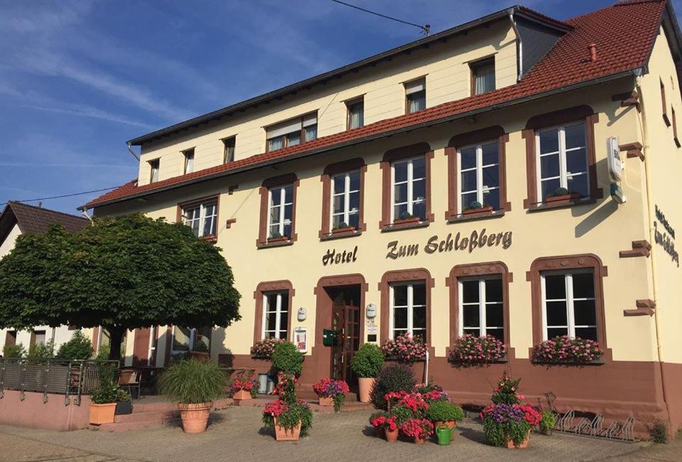 Hôtel Hotel Restaurant zum Schlossberg Nunkircherstr.2, 66687 Wadern