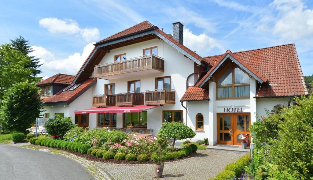 Rhön-Hotel Sonnenhof - Restaurant & Café Fliegerstraße 24, 36163 Poppenhausen