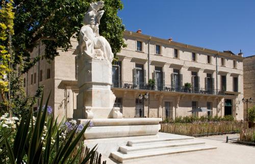 Hôtel Hôtel Richer De Belleval PLACE DE LA CARNOUGUE HOTEL RICHER DE BELLEVAL Montpellier