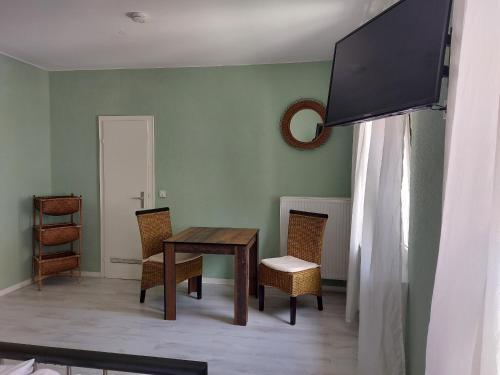 Ricks City Hotel