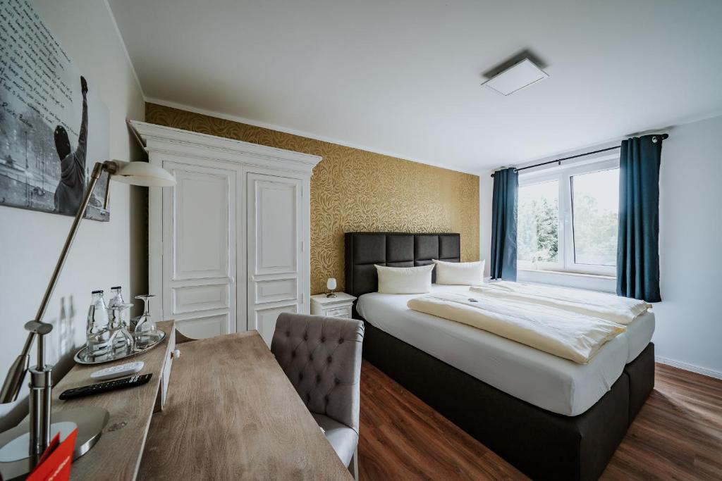 RobrookS Hotel Garni Bünderstr. 3, 32120 Hiddenhausen