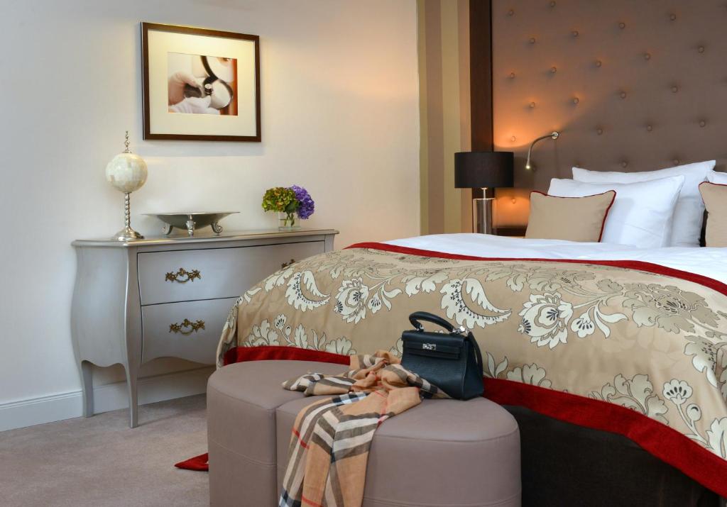 Hôtel Romantik Hotel Burgkeller Residenz Kerstinghaus Domplatz 11 01662 Meissen