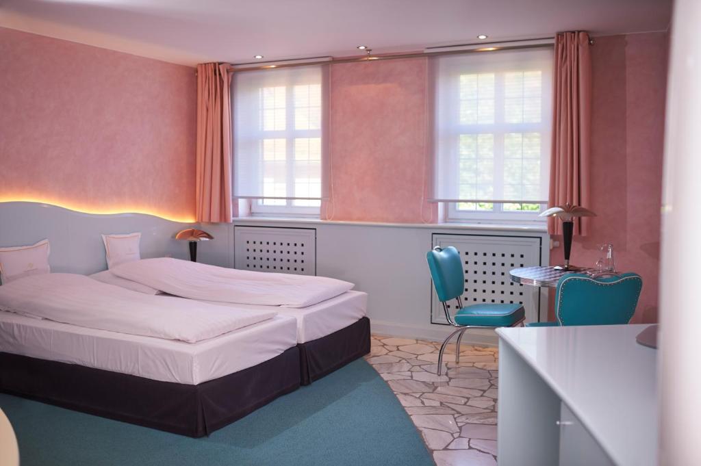 Hôtel Romantik Hotel Goldener Karpfen Simpliziusbrunnen 1 36037 Fulde