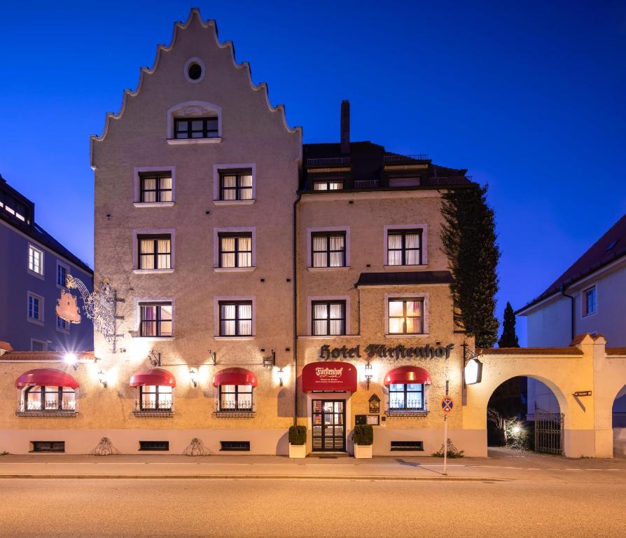 Romantik Hotel & Restaurant Fürstenhof Stethaimer Str. 3, 84034 Landshut