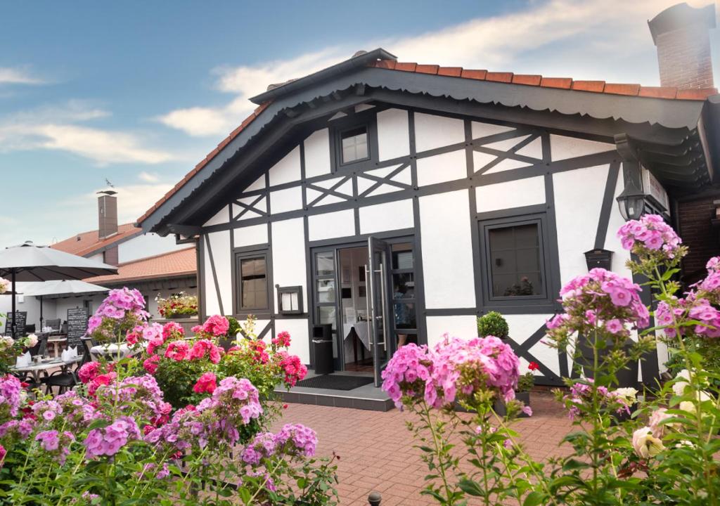 Hôtel Hotel Rosenhof GmbH Koehlwaeldchen 16, 66877 Ramstein-Miesenbach