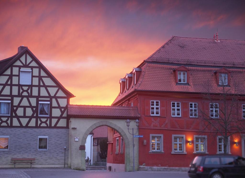 Rotes Ross Marktbergel Würzburger Straße 1, 91613 Marktbergel