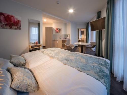 RS-HOTEL - smart luxury hotel & apartments, contactless and inspected
