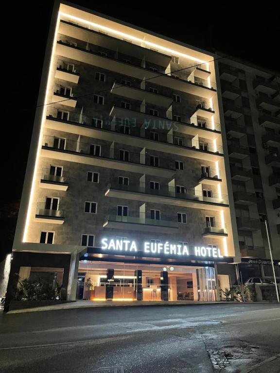 Hôtel Santa Eufémia Covilhã Hotel Avenida da Universidade 6200-374 Covilhã