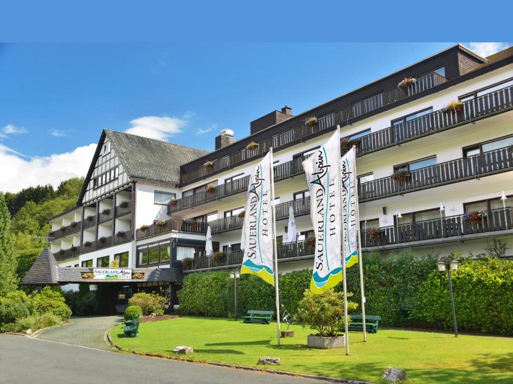 Hôtel Sauerland Alpin Hotel An der Almert 11 57392 Schmallenberg