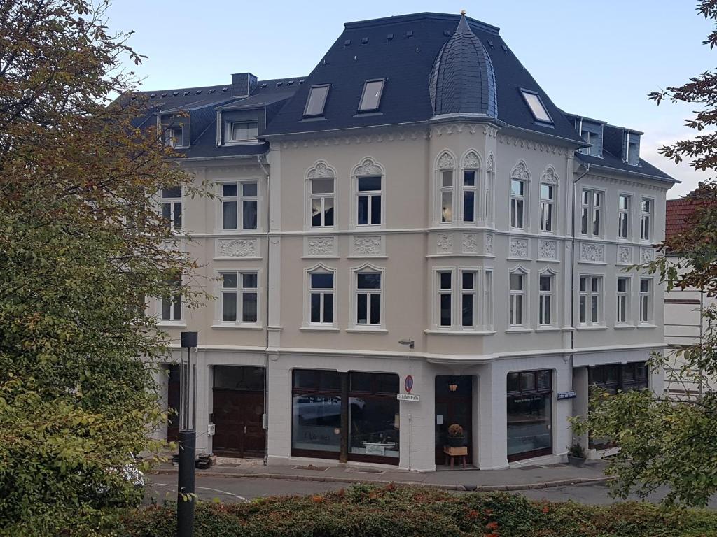 Schillers Hotel & Café - GARNI - Schillerstr. 7, 58511 Lüdenscheid