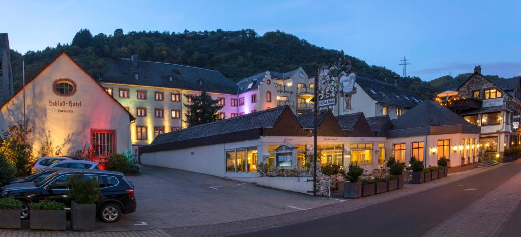 Hôtel Schloß-Hotel Petry St. Castorstrasse 80 56253 Treis-Karden