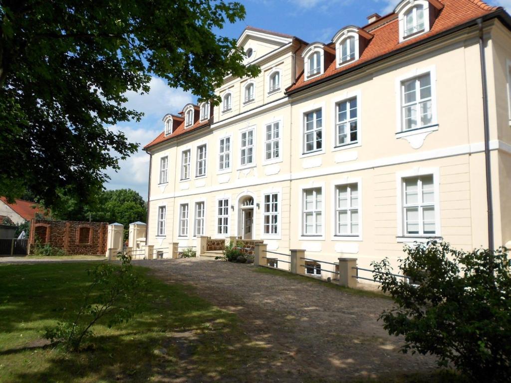 Hôtel Schloss Grube Gruber Dorfstr. 24 19336 Bad Wilsnack