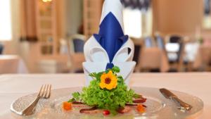 Hôtel Schloss Hotel Wolfsbrunnen Am Berg 1 37276 Schwebda Hesse