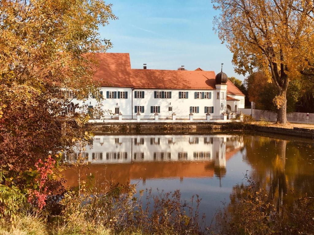 Hôtel SCHLOSS OTTING Schloßstraße 2 86700 Otting