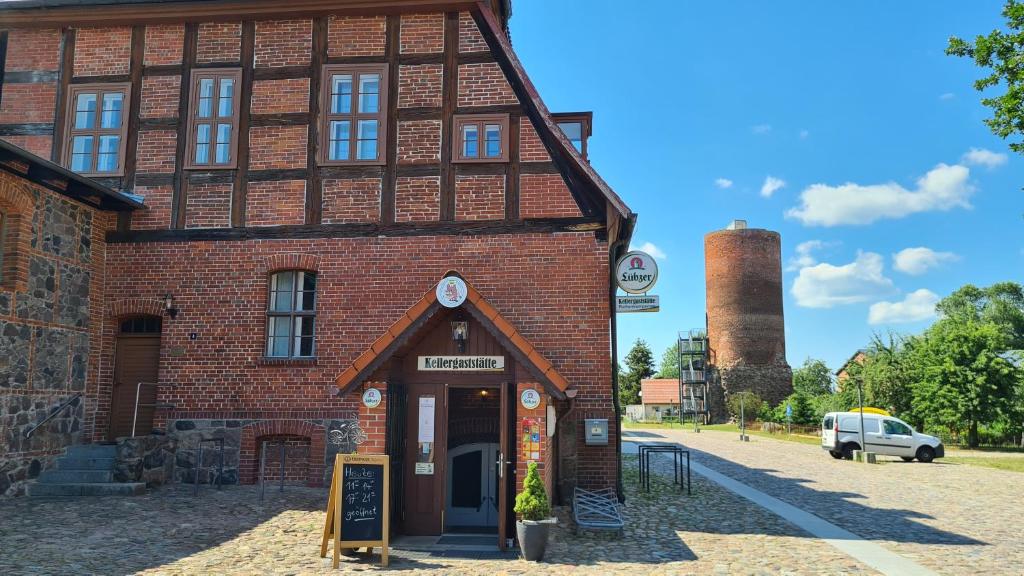 Schloss Rothenklempenow Schlossstraße 2-4, 17321 Rothenklempenow