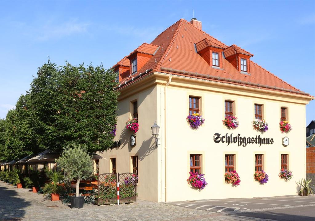 Schlossgasthaus Lichtenwalde Schlossallee 5, 09577 Lichtenwalde