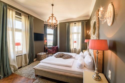 Schlosshotel Steinburg