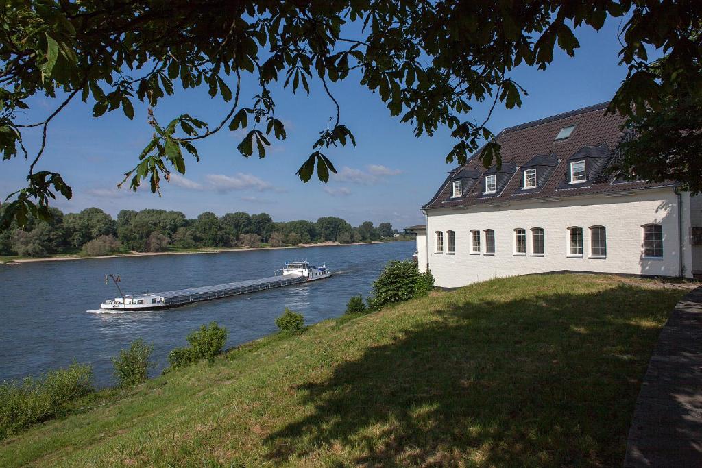 Hôtel Schnellenburg Rotterdamer Str. 120 40474 Düsseldorf