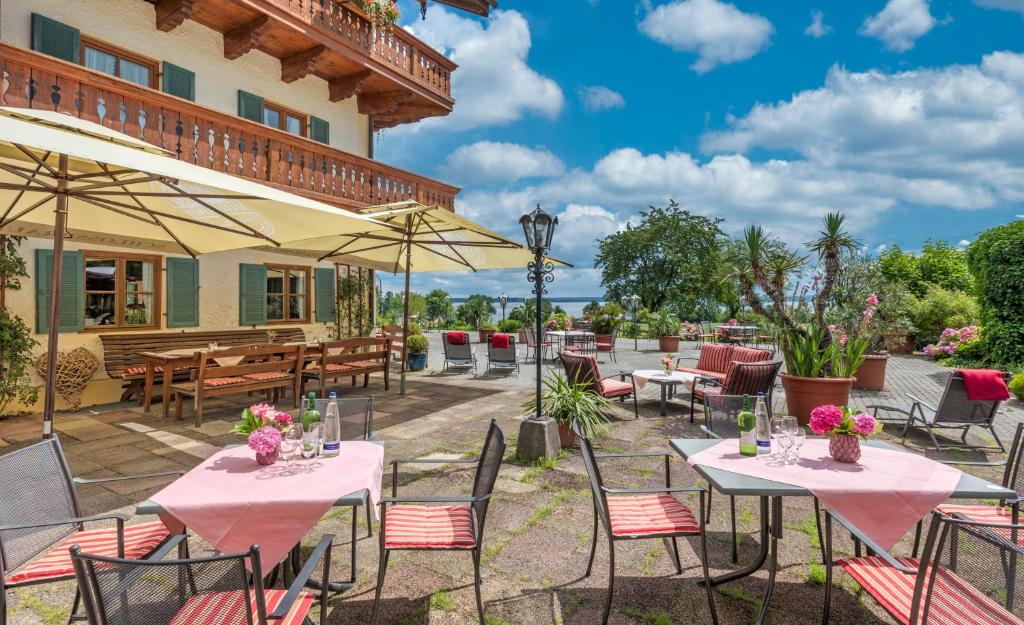 Schoiner See-Hotel, Garni Schalchen 1, 83257 Gstadt am Chiemsee