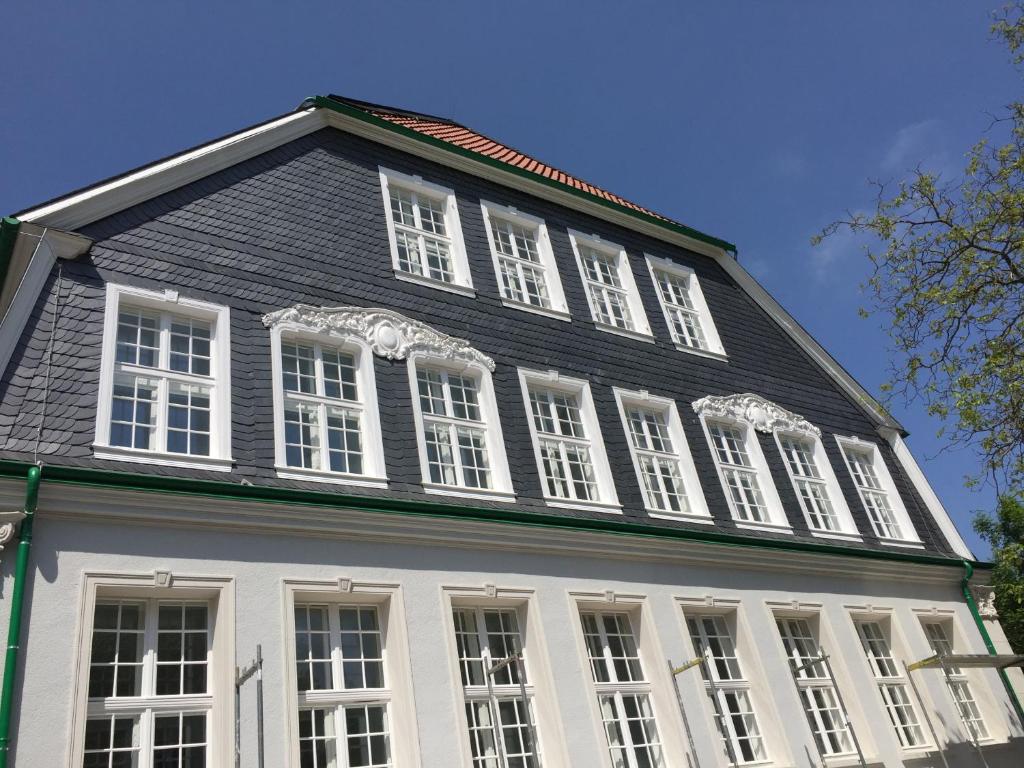 Schulhaus Hotel 15 Westfalendamm, 58332 Schwelm
