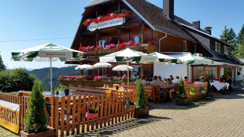 Hôtel Schwarzwaldgasthaus Salenhof Schwärzenbach 58 79822 Titisee-Neustadt