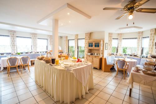 Hôtel Hotel Schweizerhof Bürglestrasse 13 Böbingen an der Rems