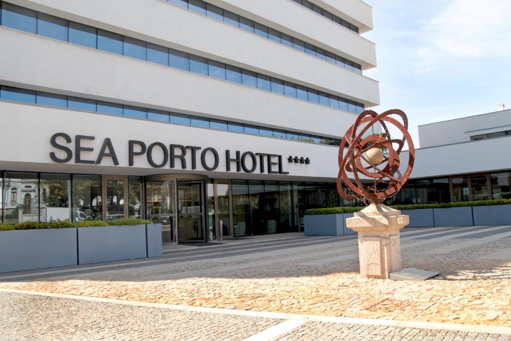 Hôtel Sea Porto Hotel Avenida Dom Afonso Henriques no 354 4450-009 Matosinhos