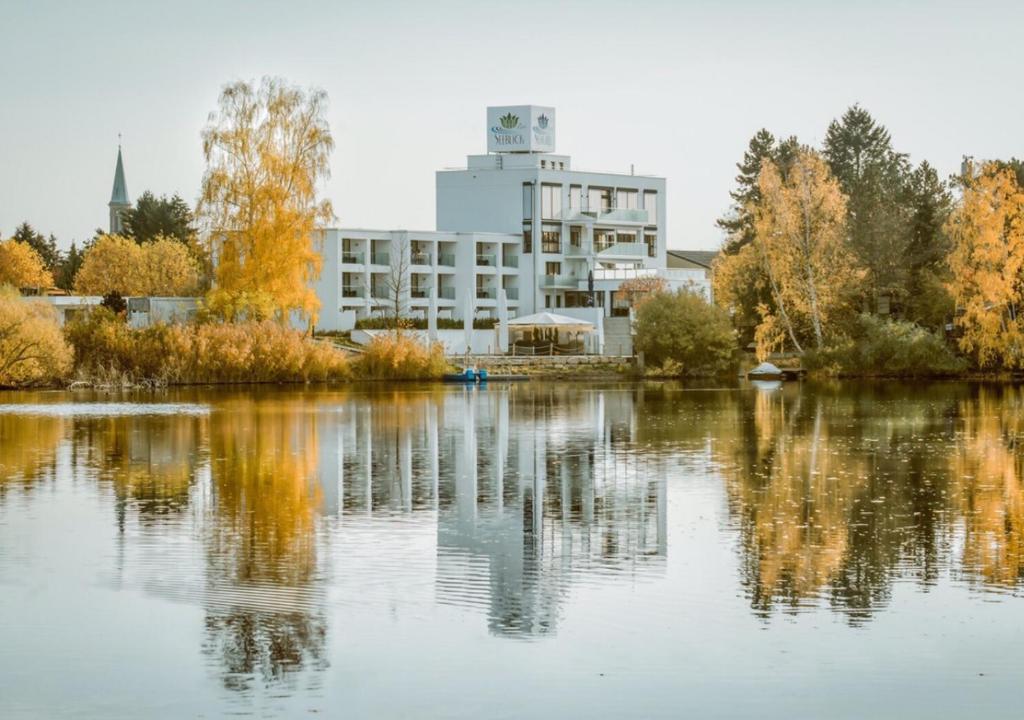 Seehotel Forst Gottlieb-Daimler-Straße 6, 76694 Forst