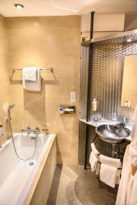 Select Hotel