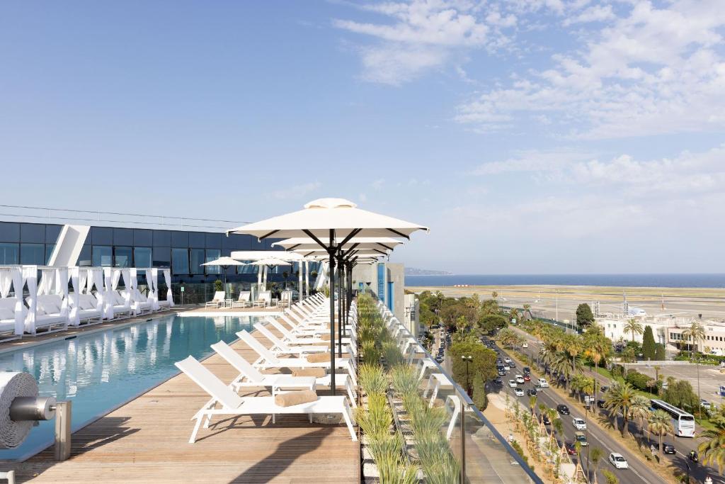 Hôtel Sheraton Nice Airport 480 Promenade des Anglais 62000 Nice