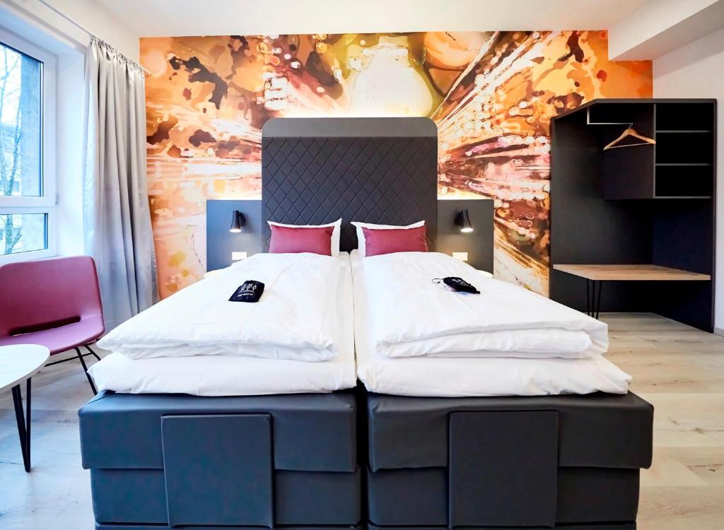 SMARTY Cologne Dom Hotel - Boardinghouse - KONTAKTLOSER SELF CHECK-IN An den Dominikanern 1, 50668 Cologne