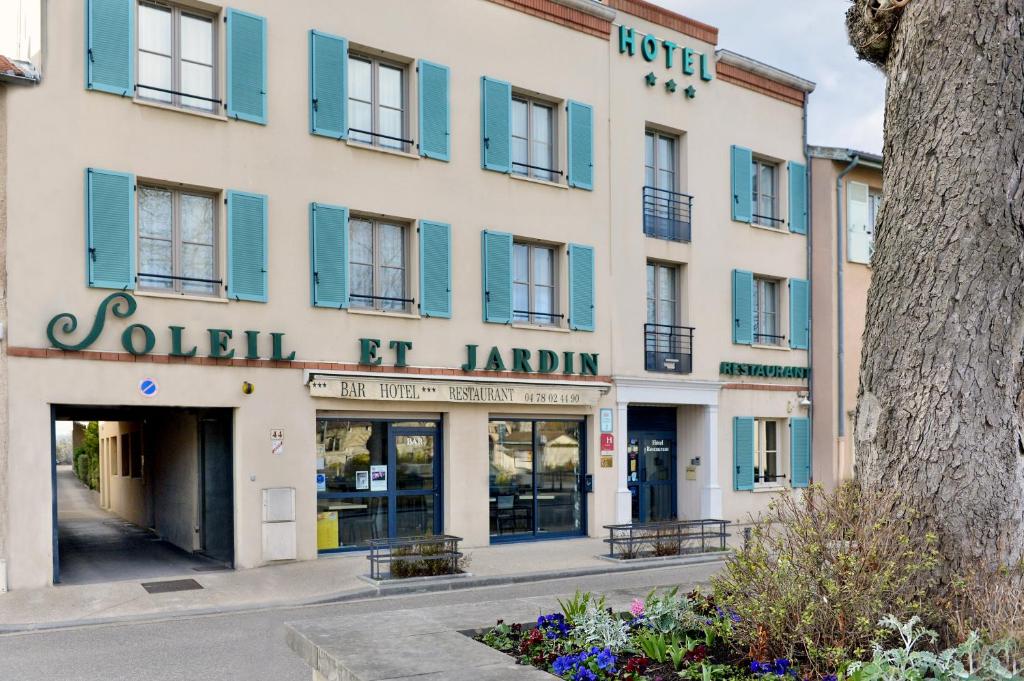 Hôtel Soleil et Jardin 44 Rue de la République 69360 Solaize