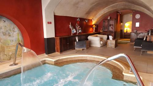 Hotel Spa Le Calendal Arles france