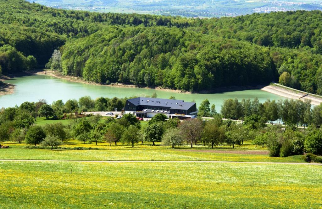 Stausee-Hotel Unterer Hof 3, 72555 Metzingen