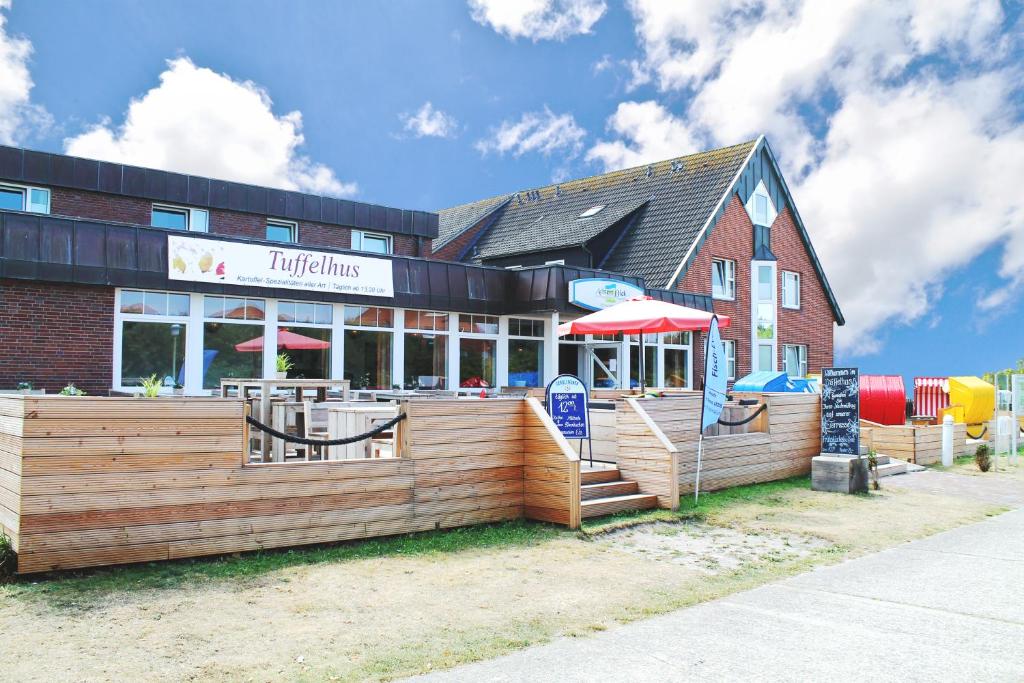 Strandhotel Achtert Diek Süderdünenring 47, 26465  Langeoog