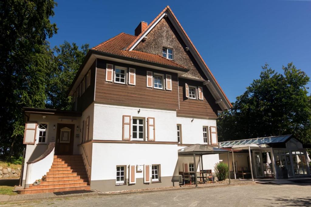 Hôtel Strandhotel Lindequist Von Lindequist Weg 1 18586 Sellin