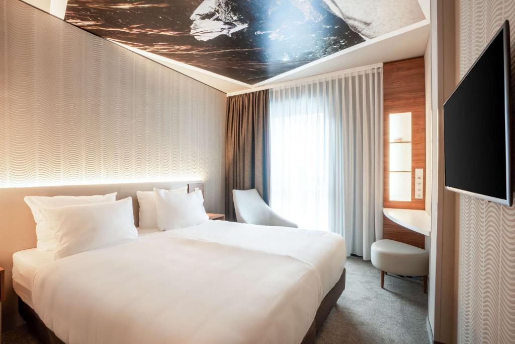 Hôtel Styles Hotel Monheim Rheinpromenade 2 40789 Monheim