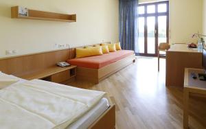 Hôtel Tagungs- und Bildungszentrum Steinbach/Taunus Waldstraße 31 61449 Steinbach im Taunus Hesse
