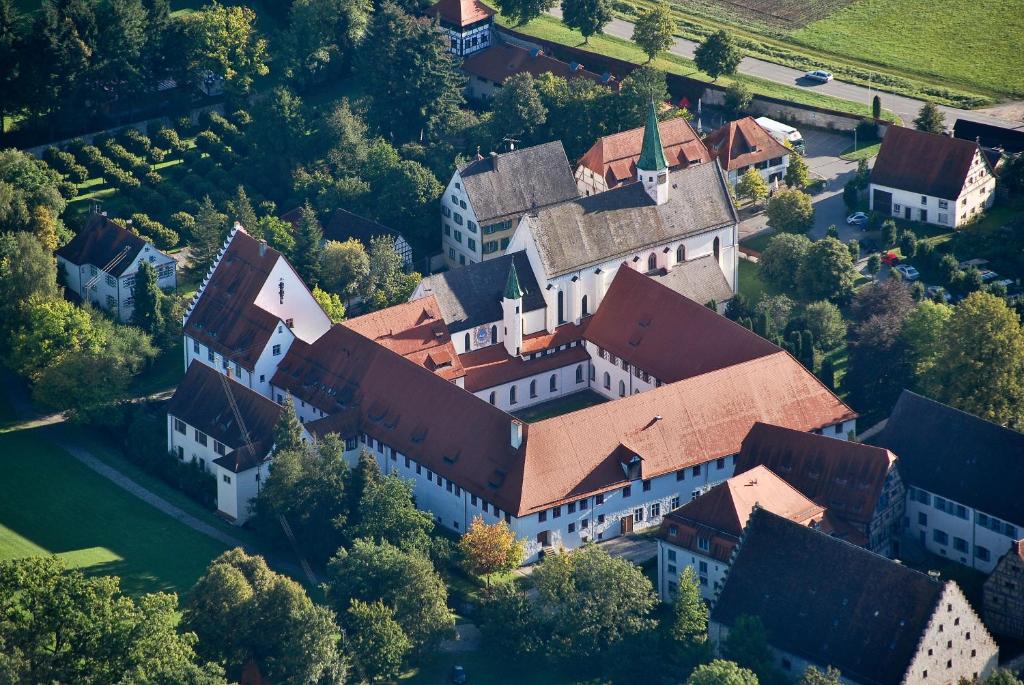 Tagungshaus Kloster Heiligkreuztal Am Münster 7, 88499 Altheim