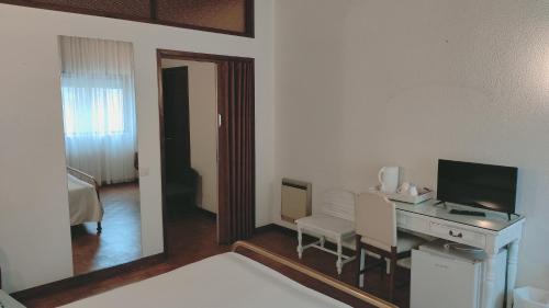 Terrace House