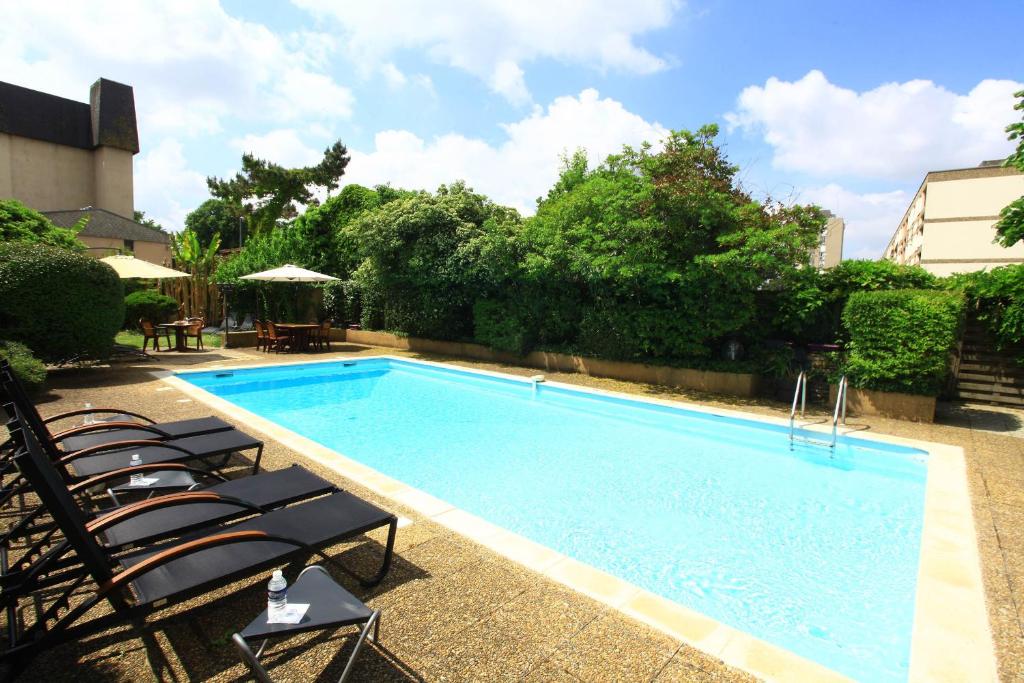 Hôtel The Originals City, Hôtel de Bordeaux, Bergerac (Inter-Hotel) 38 Place Gambetta 24100 Bergerac