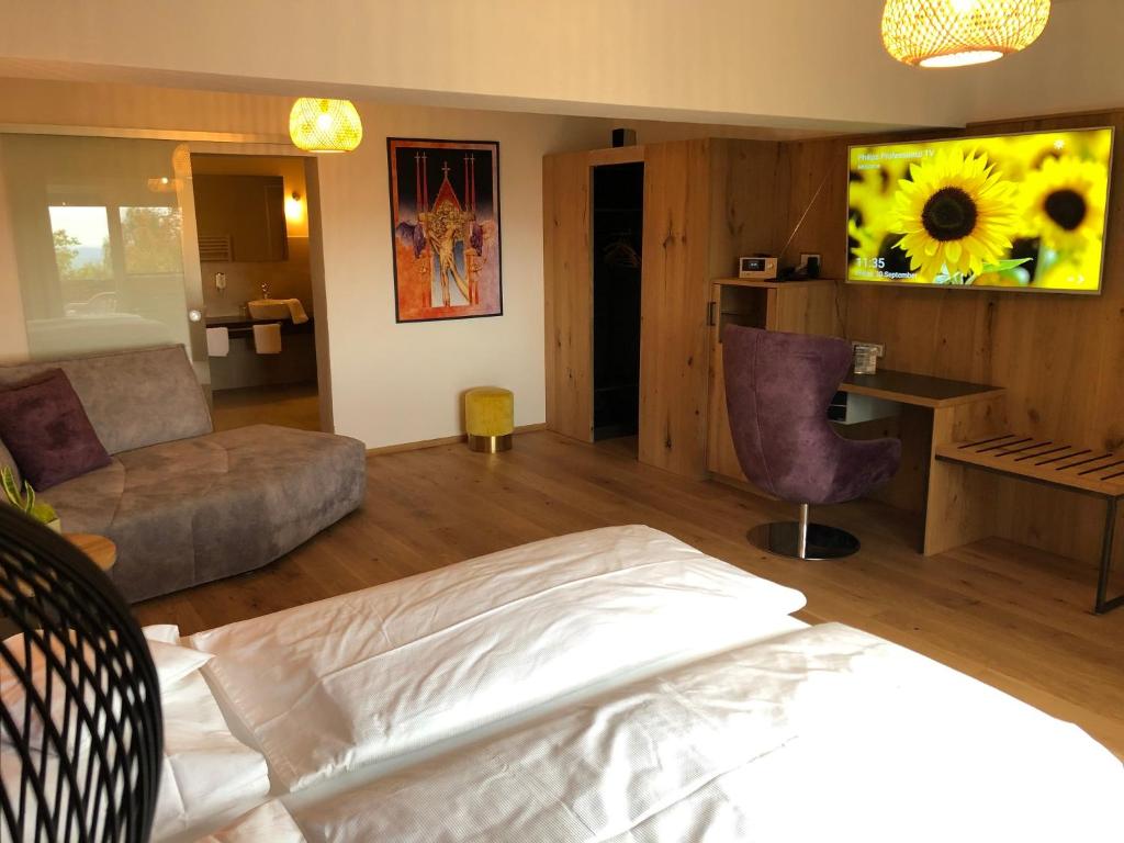 Thula Wellnesshotel Bayerischer Wald Ranzingerberg 16, 94551 Lalling