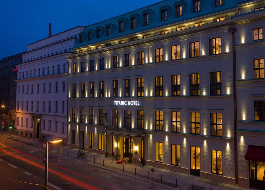 Hôtel TITANIC Gendarmenmarkt Berlin Französische Straße 30 10117 Berlin