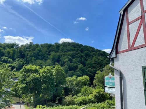 B&B / Chambre d'hôtes Hotel und Restaurant \ 28 Bahnhofstraße Balduinstein