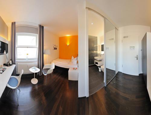 V8 HOTEL Classic Motorworld Region Stuttgart