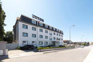Varzinn Hotel
