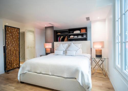 Venue C , Luxury 6 Bedroom Property