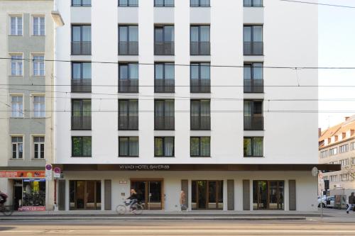VI VADI HOTEL BAYER 89