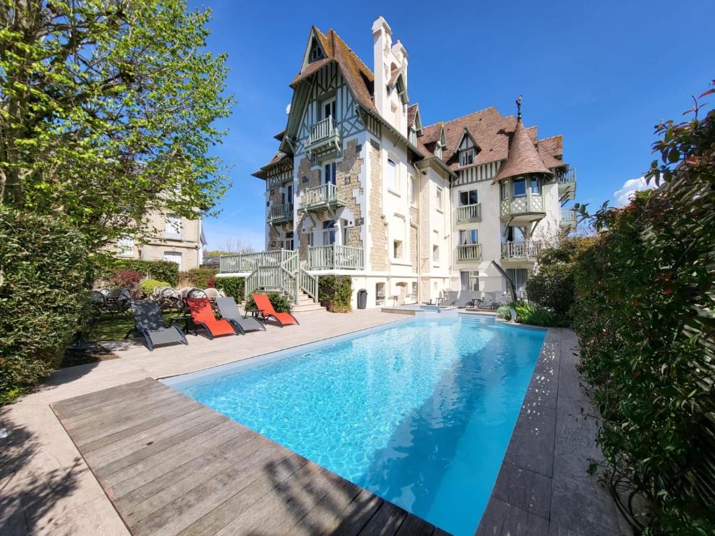 Villa Augeval Hôtel de charme & Spa 15, avenue Hocquart de Turtot, 14800 Deauville