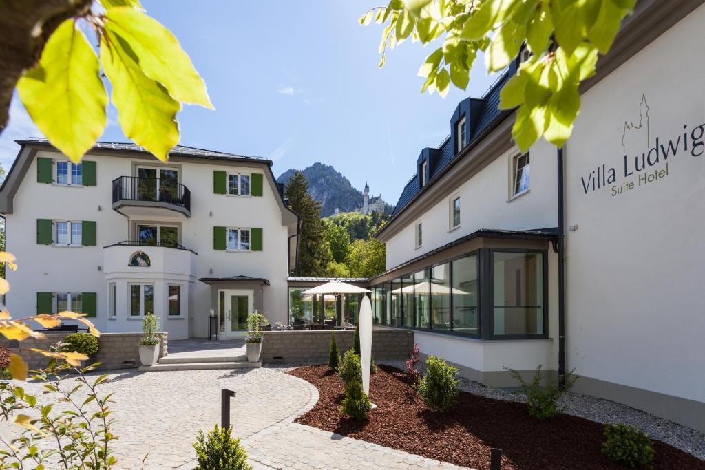 Hôtel Villa Ludwig Suite Hotel Colomanstrasse 12 87645 Hohenschwangau